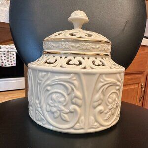 Lenox Round Covered Candle box